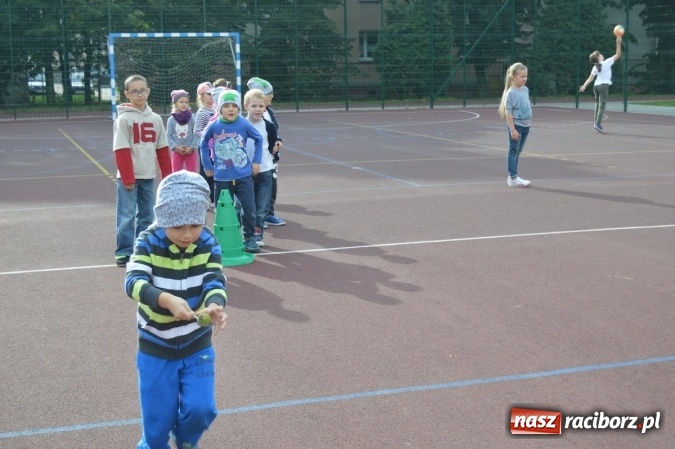 Zdjęcie w galerii na portalu naszraciborz.pl: Jesienna Spartakiada Przedszkolaków w Szkole Podstawowej nr 4  wiadomości z regionu