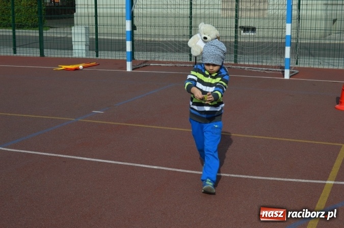 Zdjęcie w galerii na portalu naszraciborz.pl: Jesienna Spartakiada Przedszkolaków w Szkole Podstawowej nr 4  wiadomości z regionu