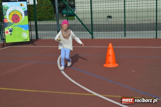 Zdjęcie w galerii na portalu naszraciborz.pl: Jesienna Spartakiada Przedszkolaków w Szkole Podstawowej nr 4  wiadomości z regionu