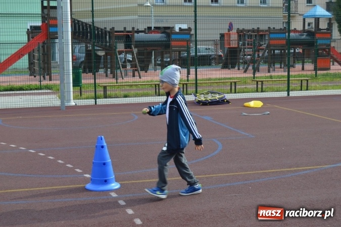 Zdjęcie w galerii na portalu naszraciborz.pl: Jesienna Spartakiada Przedszkolaków w Szkole Podstawowej nr 4  wiadomości z regionu