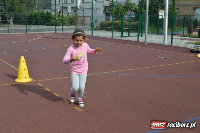 Zdjęcie w galerii na portalu naszraciborz.pl: Jesienna Spartakiada Przedszkolaków w Szkole Podstawowej nr 4  wiadomości z regionu