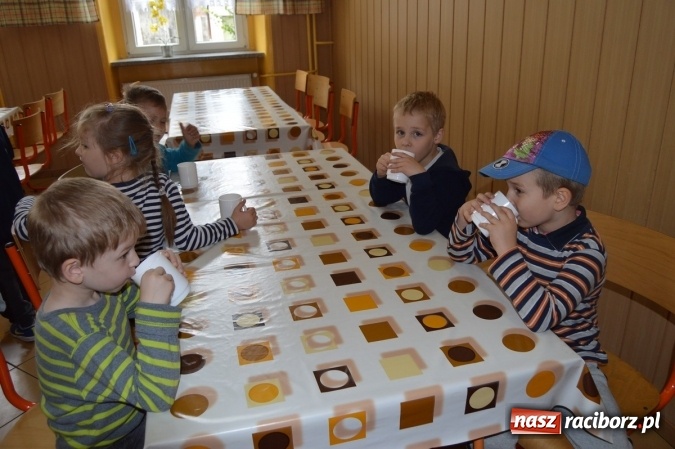 Zdjęcie w galerii na portalu naszraciborz.pl: Jesienna Spartakiada Przedszkolaków w Szkole Podstawowej nr 4  wiadomości z regionu