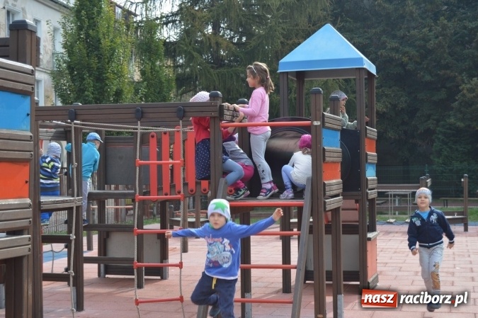 Zdjęcie w galerii na portalu naszraciborz.pl: Jesienna Spartakiada Przedszkolaków w Szkole Podstawowej nr 4  wiadomości z regionu