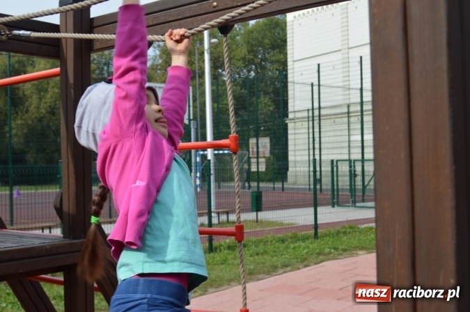 Zdjęcie w galerii na portalu naszraciborz.pl: Jesienna Spartakiada Przedszkolaków w Szkole Podstawowej nr 4  wiadomości z regionu