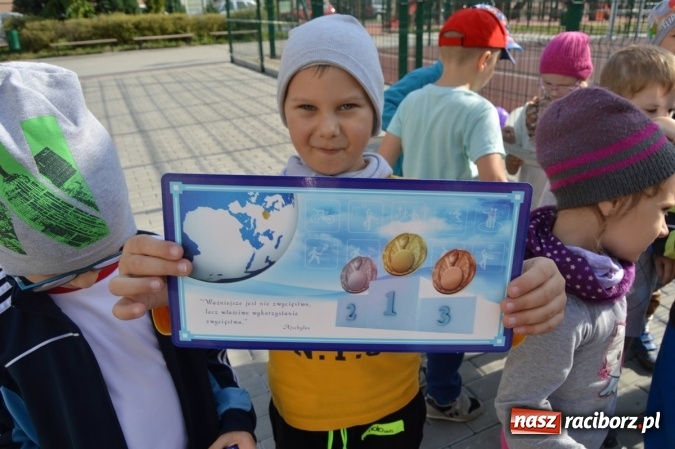 Zdjęcie w galerii na portalu naszraciborz.pl: Jesienna Spartakiada Przedszkolaków w Szkole Podstawowej nr 4  wiadomości z regionu