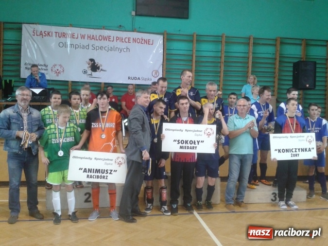 Zdjęcie w galerii na portalu naszraciborz.pl: Piłkarze Animusza ze srebrem wiadomości z regionu