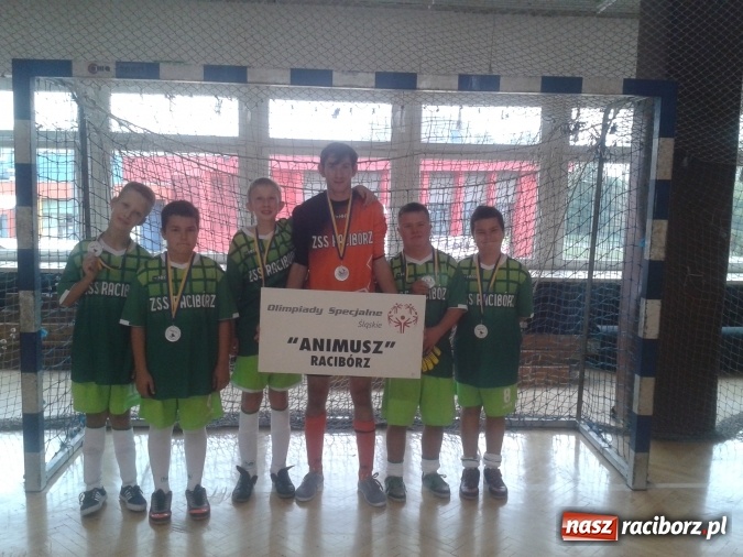 Zdjęcie w galerii na portalu naszraciborz.pl: Piłkarze Animusza ze srebrem wiadomości z regionu