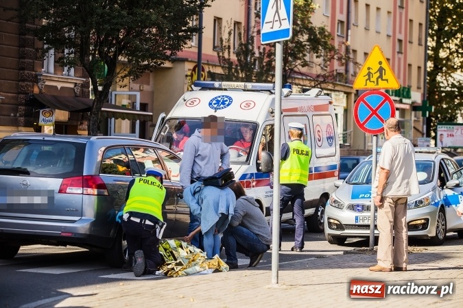 Zdjęcie w galerii na portalu naszraciborz.pl: Zdarzenie na Ogrodowej - 78-latka zasłabła na pasach wiadomości z regionu
