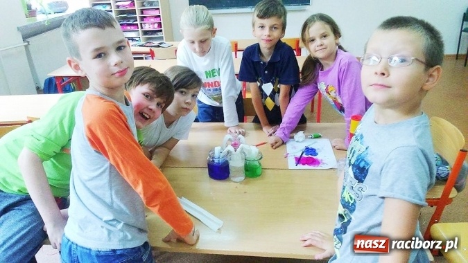 Zdjęcie w galerii na portalu naszraciborz.pl: Mali Einsteini w Szkole Podstawowej nr 4  wiadomości z regionu