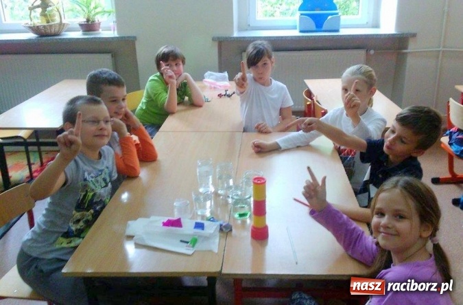 Zdjęcie w galerii na portalu naszraciborz.pl: Mali Einsteini w Szkole Podstawowej nr 4  wiadomości z regionu