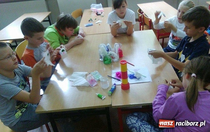 Zdjęcie w galerii na portalu naszraciborz.pl: Mali Einsteini w Szkole Podstawowej nr 4  wiadomości z regionu