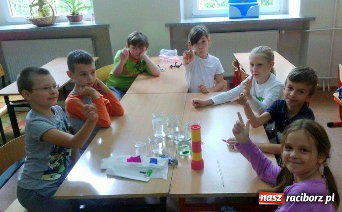 Zdjęcie w galerii na portalu naszraciborz.pl: Mali Einsteini w Szkole Podstawowej nr 4  wiadomości z regionu