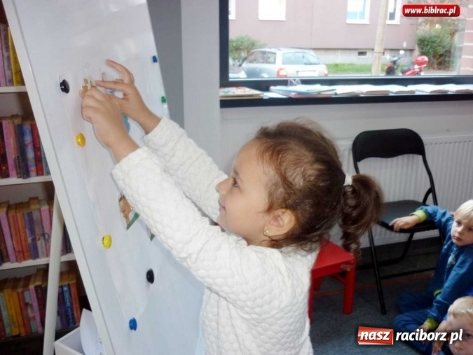 Zdjęcie w galerii na portalu naszraciborz.pl: Akademia Czytelnicza w Markowicach i tematyczne spotkania dla przedszkolaków na Ostrogu wiadomości z regionu