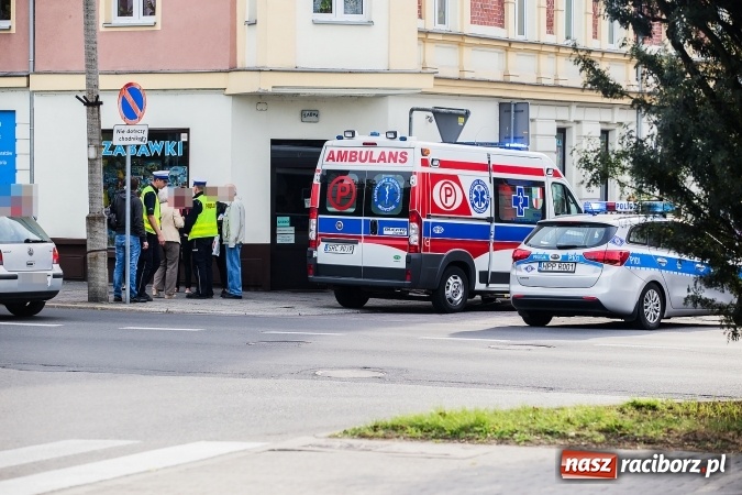 Zdjęcie w galerii na portalu naszraciborz.pl: Potrącenie pieszej na ulicy Opawskiej wiadomości z regionu