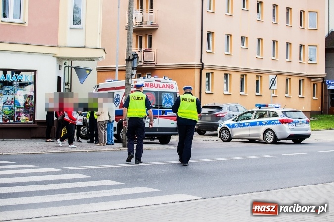 Zdjęcie w galerii na portalu naszraciborz.pl: Potrącenie pieszej na ulicy Opawskiej wiadomości z regionu