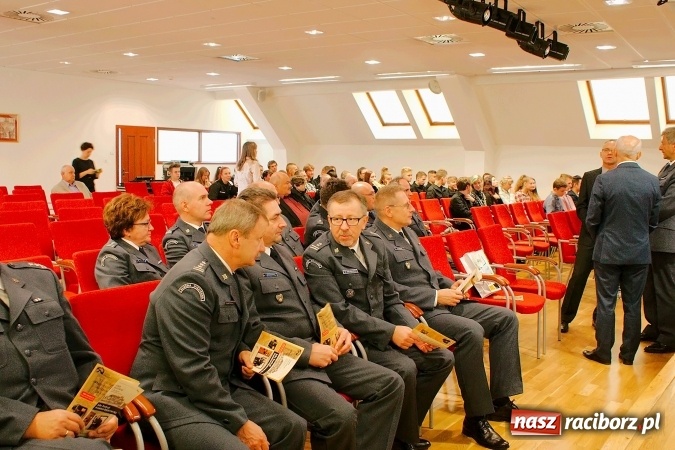 Zdjęcie w galerii na portalu naszraciborz.pl: Tradycja i Nowoczesność. Służba więzienna w XXI wieku. Seminarium edukacyjne na Zamku wiadomości z regionu