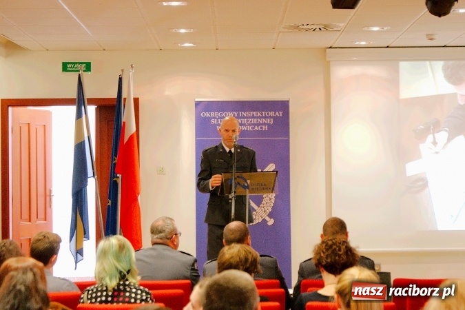 Zdjęcie w galerii na portalu naszraciborz.pl: Tradycja i Nowoczesność. Służba więzienna w XXI wieku. Seminarium edukacyjne na Zamku wiadomości z regionu