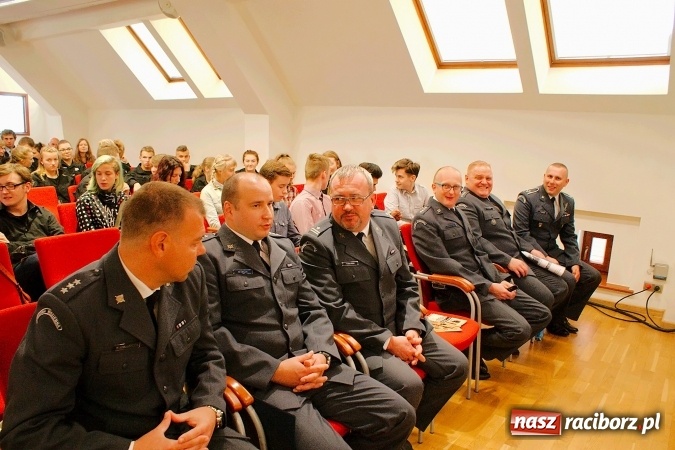 Zdjęcie w galerii na portalu naszraciborz.pl: Tradycja i Nowoczesność. Służba więzienna w XXI wieku. Seminarium edukacyjne na Zamku wiadomości z regionu