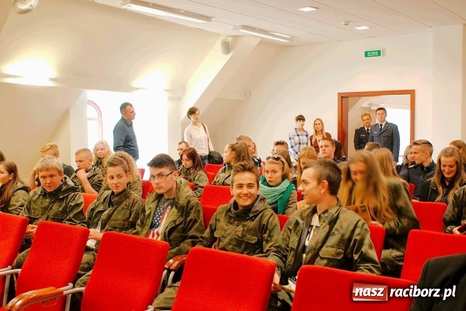 Zdjęcie w galerii na portalu naszraciborz.pl: Tradycja i Nowoczesność. Służba więzienna w XXI wieku. Seminarium edukacyjne na Zamku wiadomości z regionu