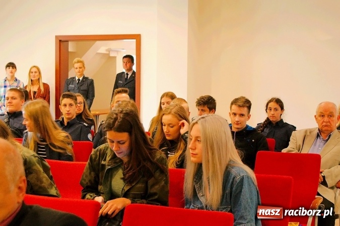 Zdjęcie w galerii na portalu naszraciborz.pl: Tradycja i Nowoczesność. Służba więzienna w XXI wieku. Seminarium edukacyjne na Zamku wiadomości z regionu
