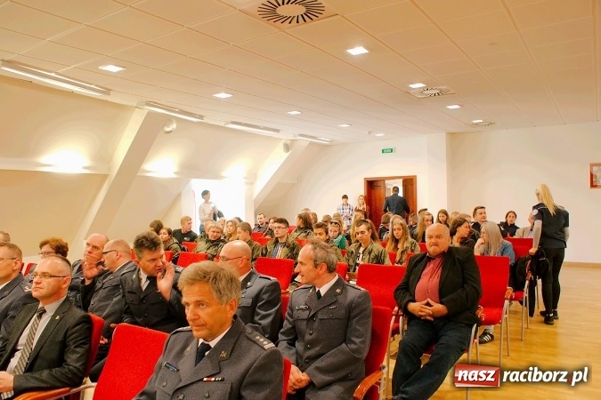Zdjęcie w galerii na portalu naszraciborz.pl: Tradycja i Nowoczesność. Służba więzienna w XXI wieku. Seminarium edukacyjne na Zamku wiadomości z regionu