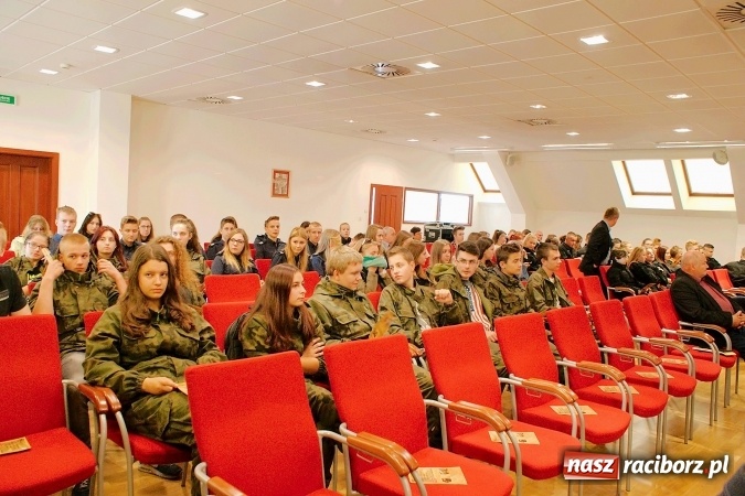 Zdjęcie w galerii na portalu naszraciborz.pl: Tradycja i Nowoczesność. Służba więzienna w XXI wieku. Seminarium edukacyjne na Zamku wiadomości z regionu