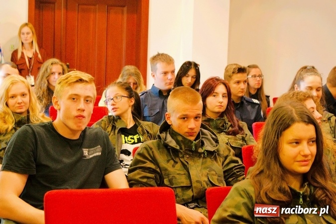 Zdjęcie w galerii na portalu naszraciborz.pl: Tradycja i Nowoczesność. Służba więzienna w XXI wieku. Seminarium edukacyjne na Zamku wiadomości z regionu