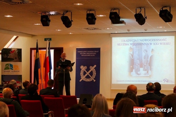 Zdjęcie w galerii na portalu naszraciborz.pl: Tradycja i Nowoczesność. Służba więzienna w XXI wieku. Seminarium edukacyjne na Zamku wiadomości z regionu