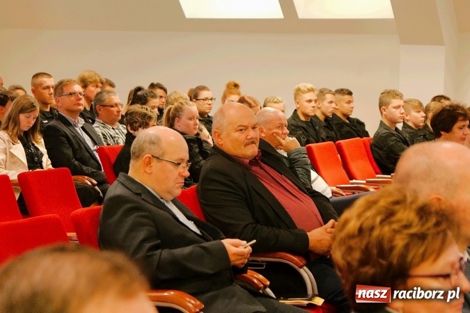 Zdjęcie w galerii na portalu naszraciborz.pl: Tradycja i Nowoczesność. Służba więzienna w XXI wieku. Seminarium edukacyjne na Zamku wiadomości z regionu