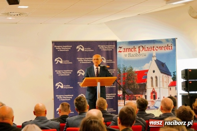 Zdjęcie w galerii na portalu naszraciborz.pl: Tradycja i Nowoczesność. Służba więzienna w XXI wieku. Seminarium edukacyjne na Zamku wiadomości z regionu