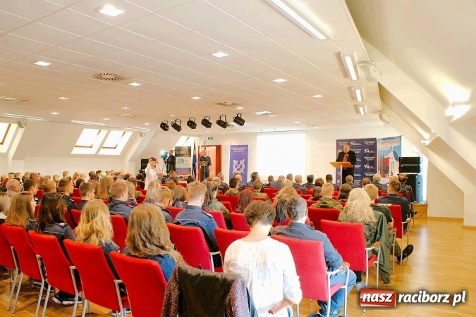 Zdjęcie w galerii na portalu naszraciborz.pl: Tradycja i Nowoczesność. Służba więzienna w XXI wieku. Seminarium edukacyjne na Zamku wiadomości z regionu
