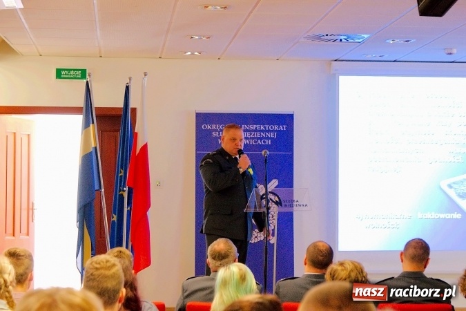 Zdjęcie w galerii na portalu naszraciborz.pl: Tradycja i Nowoczesność. Służba więzienna w XXI wieku. Seminarium edukacyjne na Zamku wiadomości z regionu