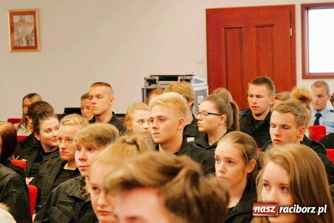 Zdjęcie w galerii na portalu naszraciborz.pl: Tradycja i Nowoczesność. Służba więzienna w XXI wieku. Seminarium edukacyjne na Zamku wiadomości z regionu