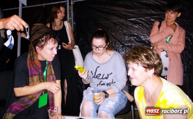 Zdjęcie w galerii na portalu naszraciborz.pl: Spotkanie Dyskusyjnego Klubu Książki w bibliotece  wiadomości z regionu