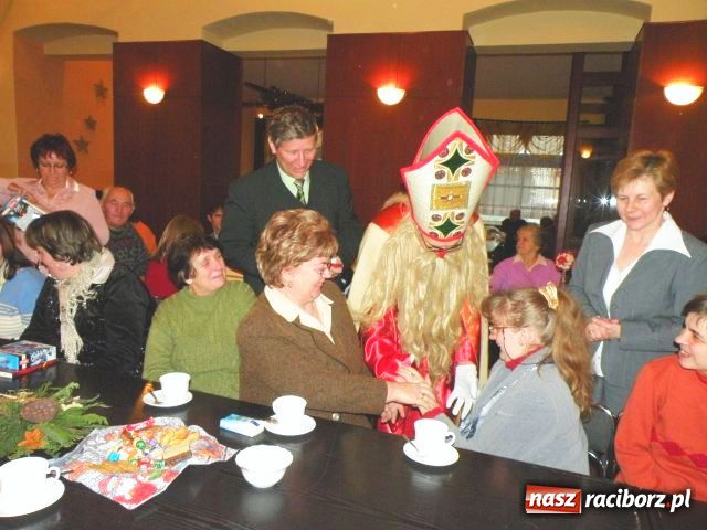 Zdjęcie w galerii na portalu naszraciborz.pl: Biskup Mikołaj odwiedził Tworków wiadomości z regionu