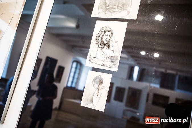 Zdjęcie w galerii na portalu naszraciborz.pl: Kobieta w sztuce – nowa wystawa w raciborskim Muzeum wiadomości z regionu