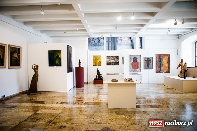 Zdjęcie w galerii na portalu naszraciborz.pl: Kobieta w sztuce – nowa wystawa w raciborskim Muzeum wiadomości z regionu