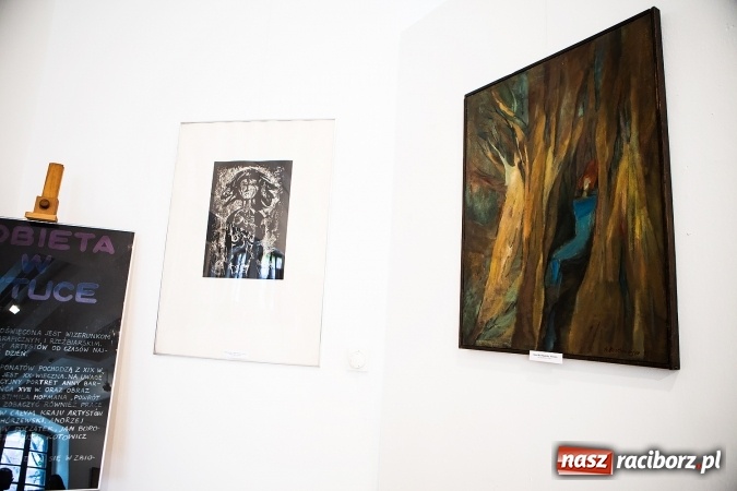 Zdjęcie w galerii na portalu naszraciborz.pl: Kobieta w sztuce – nowa wystawa w raciborskim Muzeum wiadomości z regionu