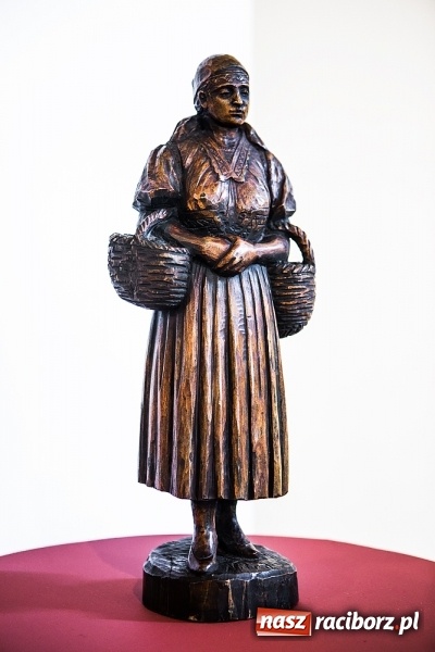 Zdjęcie w galerii na portalu naszraciborz.pl: Kobieta w sztuce – nowa wystawa w raciborskim Muzeum wiadomości z regionu