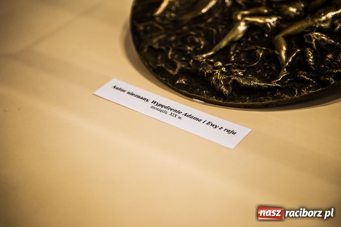 Zdjęcie w galerii na portalu naszraciborz.pl: Kobieta w sztuce – nowa wystawa w raciborskim Muzeum wiadomości z regionu