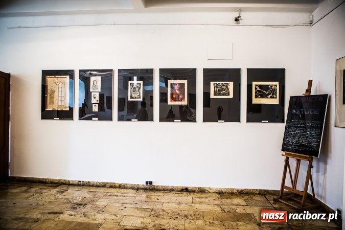 Zdjęcie w galerii na portalu naszraciborz.pl: Kobieta w sztuce – nowa wystawa w raciborskim Muzeum wiadomości z regionu