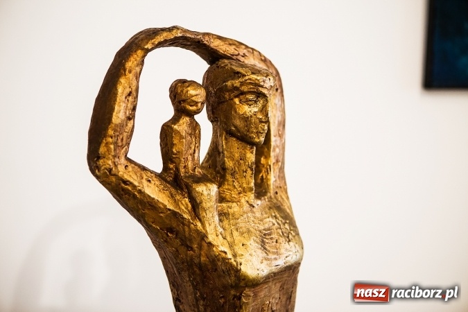 Zdjęcie w galerii na portalu naszraciborz.pl: Kobieta w sztuce – nowa wystawa w raciborskim Muzeum wiadomości z regionu