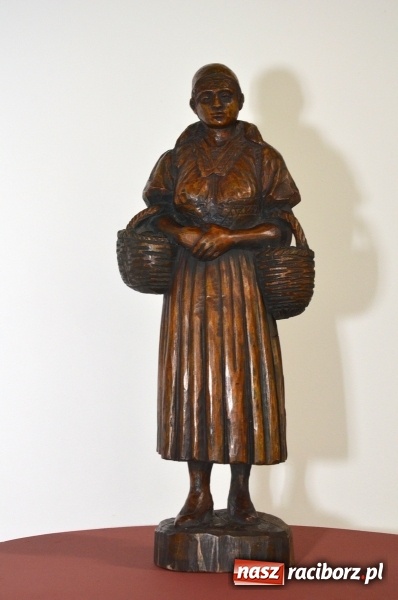 Zdjęcie w galerii na portalu naszraciborz.pl: Kobieta w sztuce – nowa wystawa w raciborskim Muzeum wiadomości z regionu