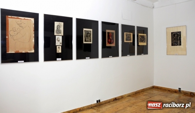 Zdjęcie w galerii na portalu naszraciborz.pl: Kobieta w sztuce – nowa wystawa w raciborskim Muzeum wiadomości z regionu