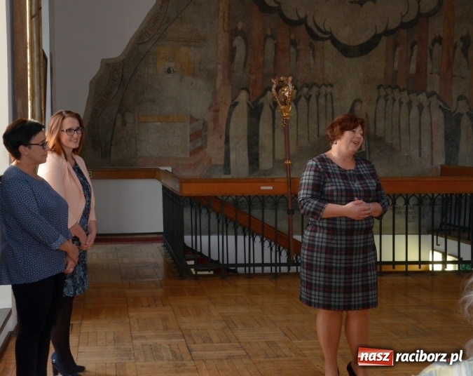 Zdjęcie w galerii na portalu naszraciborz.pl: Kobieta w sztuce – nowa wystawa w raciborskim Muzeum wiadomości z regionu