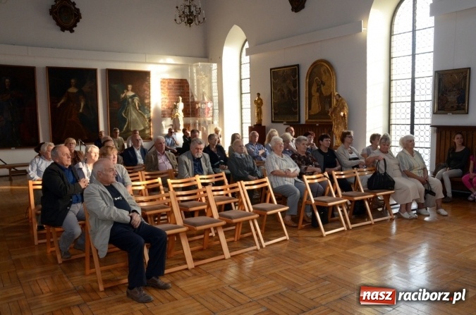 Zdjęcie w galerii na portalu naszraciborz.pl: Kobieta w sztuce – nowa wystawa w raciborskim Muzeum wiadomości z regionu
