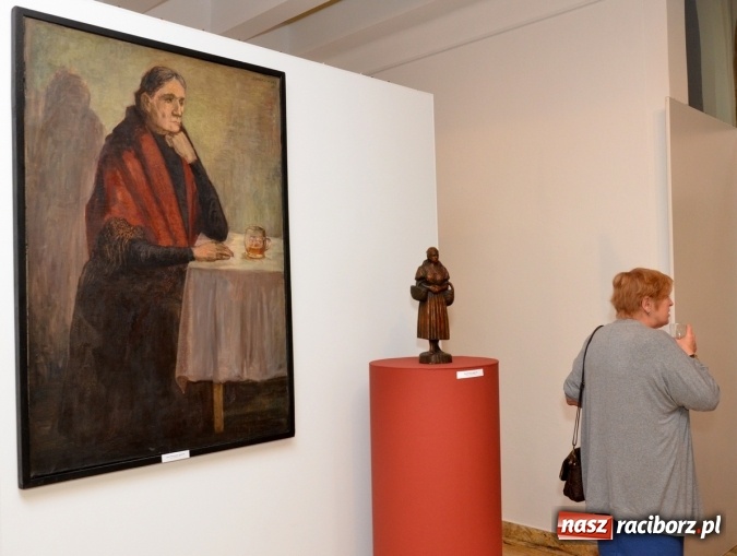 Zdjęcie w galerii na portalu naszraciborz.pl: Kobieta w sztuce – nowa wystawa w raciborskim Muzeum wiadomości z regionu
