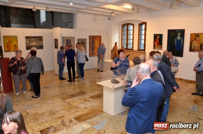 Zdjęcie w galerii na portalu naszraciborz.pl: Kobieta w sztuce – nowa wystawa w raciborskim Muzeum wiadomości z regionu