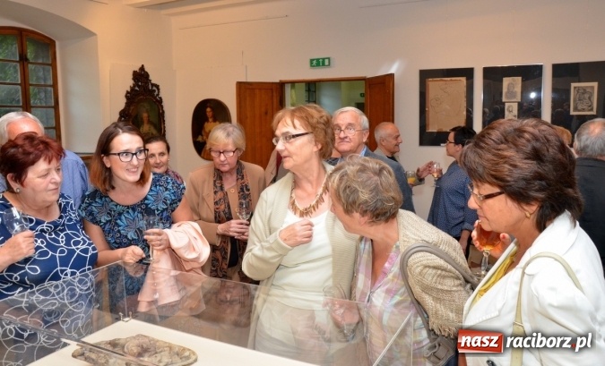 Zdjęcie w galerii na portalu naszraciborz.pl: Kobieta w sztuce – nowa wystawa w raciborskim Muzeum wiadomości z regionu