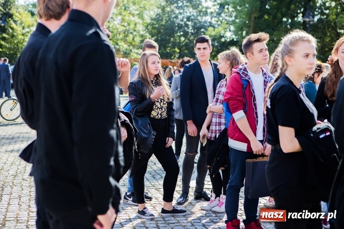 Zdjęcie w galerii na portalu naszraciborz.pl: Pokaz Grupy Interwencyjnej Służby Więziennej w czasie seminarium edukacyjnego wiadomości z regionu